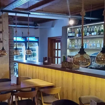 库科利巴斯特凡膳食公寓 招待所 3*