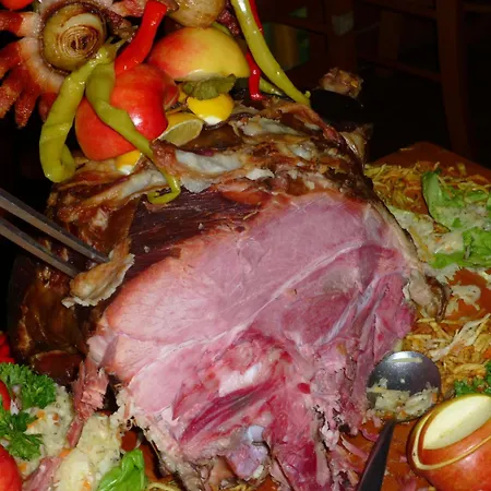 库科利巴斯特凡膳食公寓 3* 波普拉德